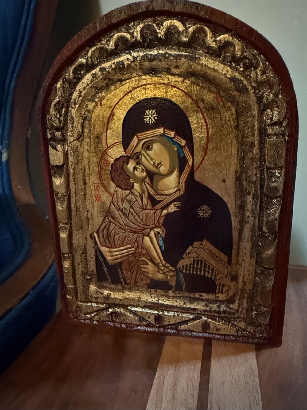 Religious Icon Wall Art - Theotokos and Child in Gold and Black - Picture 4 of 6